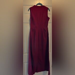 Light maroon sleeveless maxi dress
